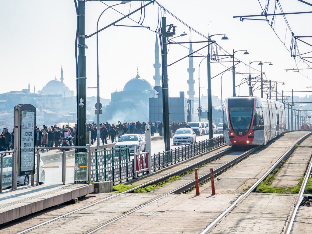 Istanbul metro expansion promotes green commuting